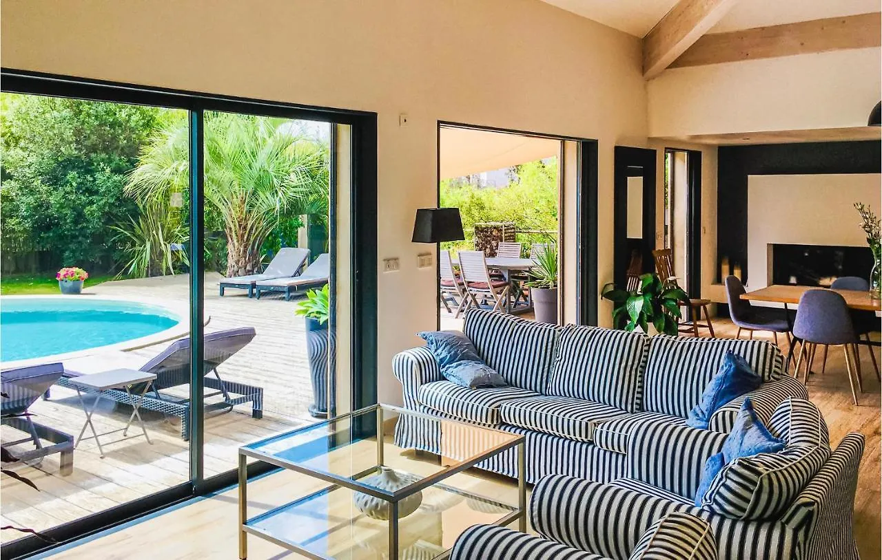 Holiday home 3 Bedroom Gorgeous Home In Giens Hyeres