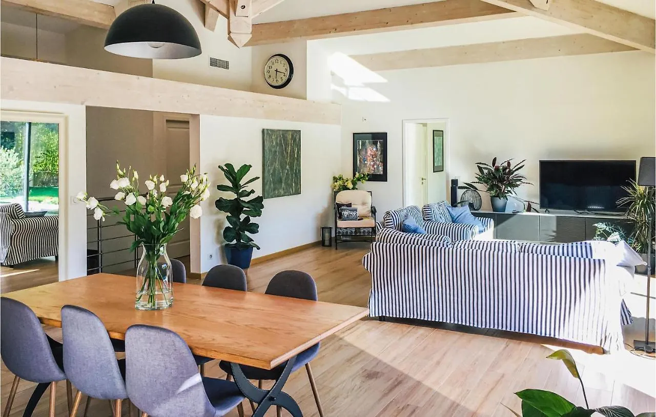Holiday home 3 Bedroom Gorgeous Home In Giens Hyeres