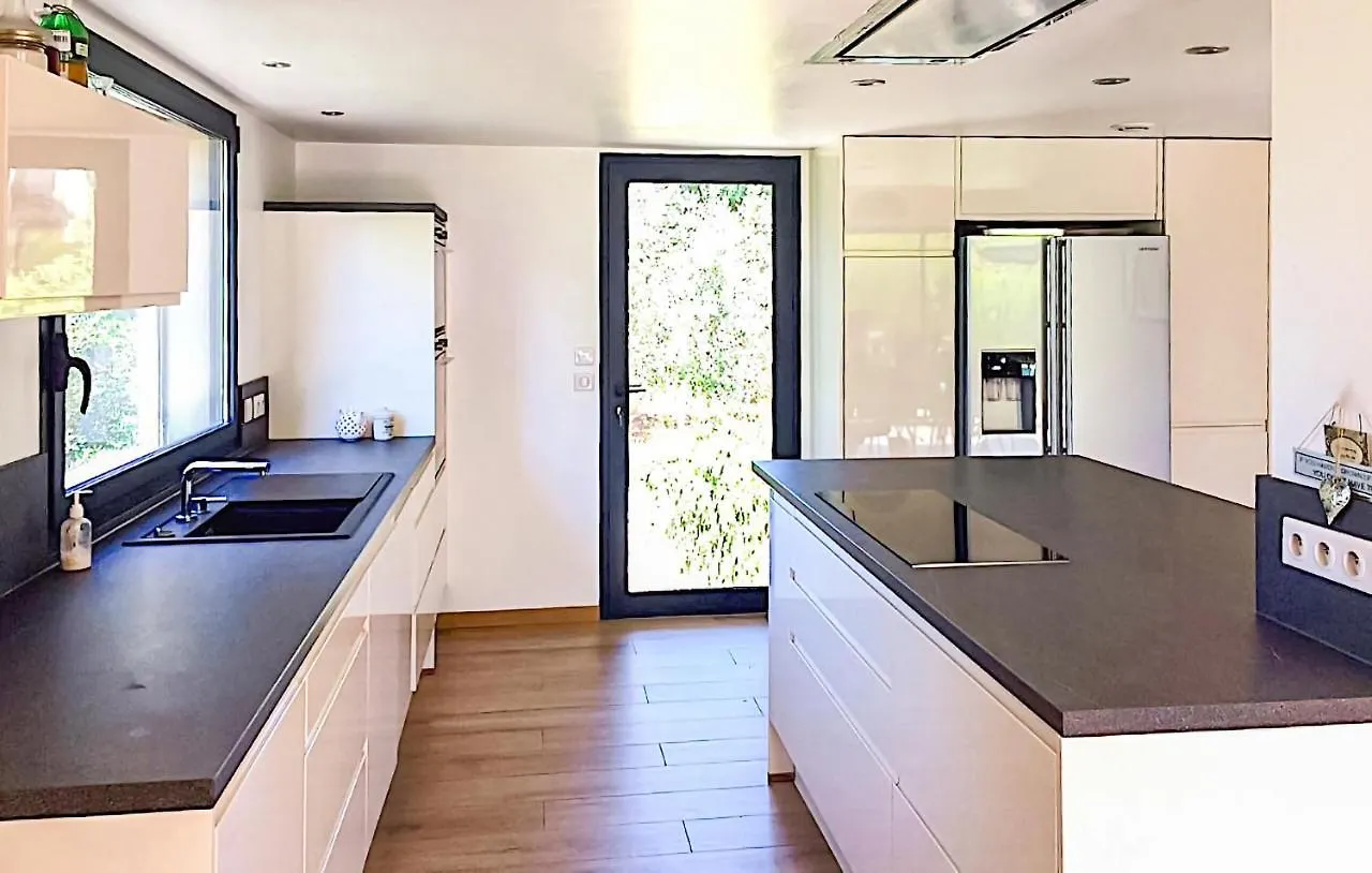 3 Bedroom Gorgeous Home In Giens Hyeres Holiday home
