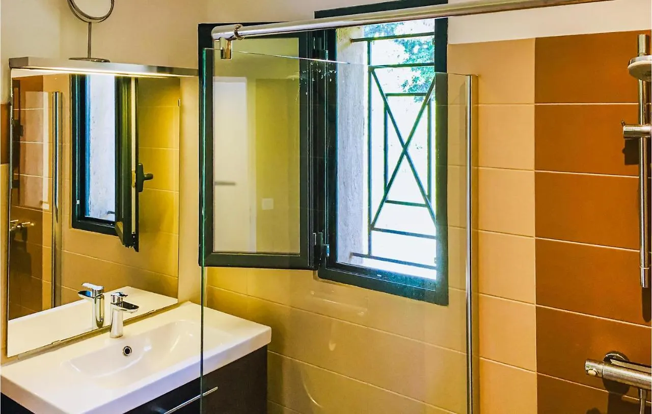 בית נופש הייר 3 Bedroom Gorgeous Home In Giens